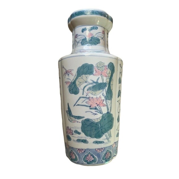 Vintage Famille Pastels Painted Chinoiserie Quatrefoil Chinese Vase EUC